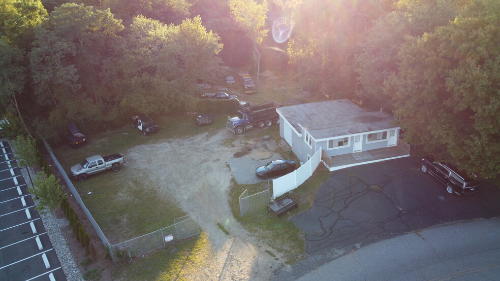 More Photos Of 9-19 King St, Old Saybrook Light Manufacturing For Sale