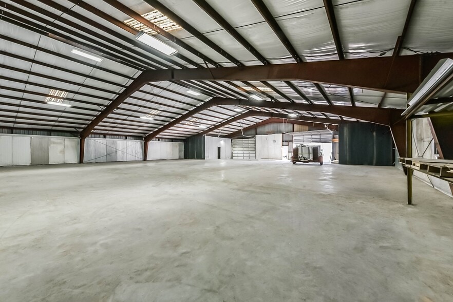 More Photos Of 8313 Braniff St, Houston Warehouse For Lease