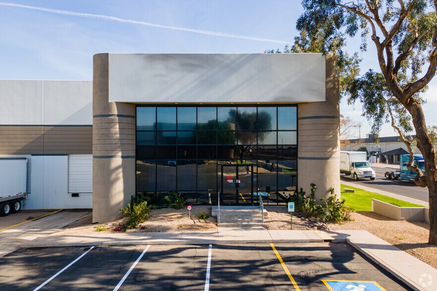 More Photos Of 5302 W Buckeye Rd, Phoenix Unknown For Lease