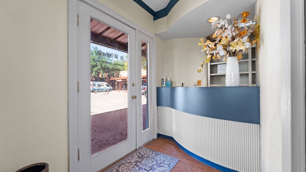 More Photos Of 189 Historic Town Sq, Lancaster Medical For Sale