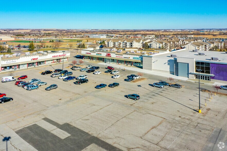 More Photos Of 5100 N 27th St, Lincoln Storefront For Lease