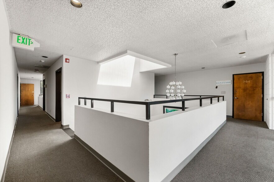More Photos Of 992 S De Anza Blvd, San Jose Office For Lease