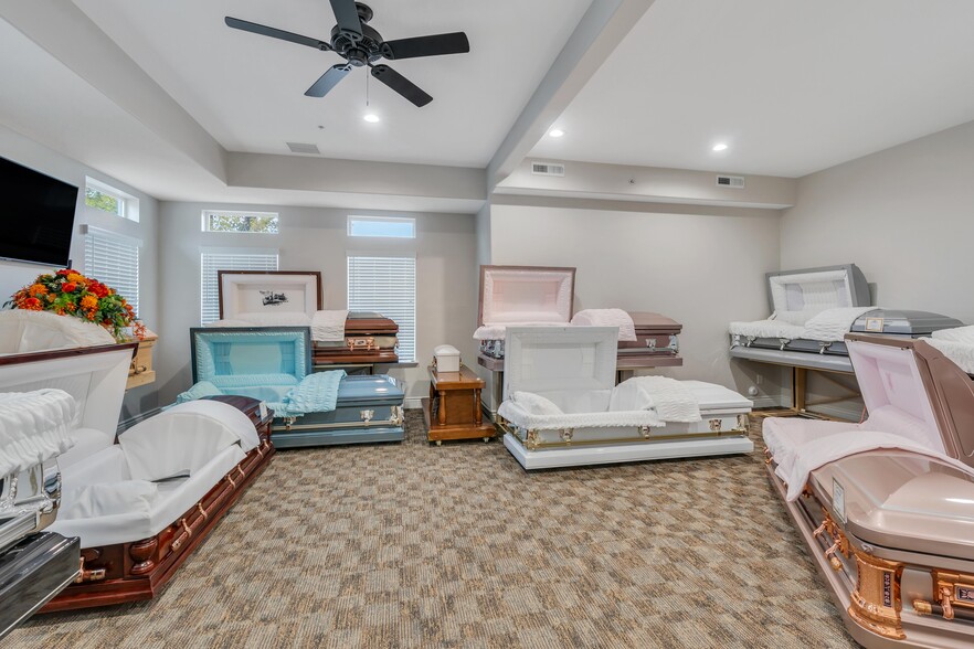 More Photos Of 737 N Main St, Springville Funeral Home For Sale