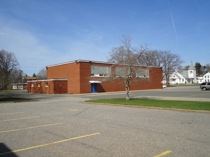 Primary Photo Of 3-21 Church St, East Hartford Schools For Lease