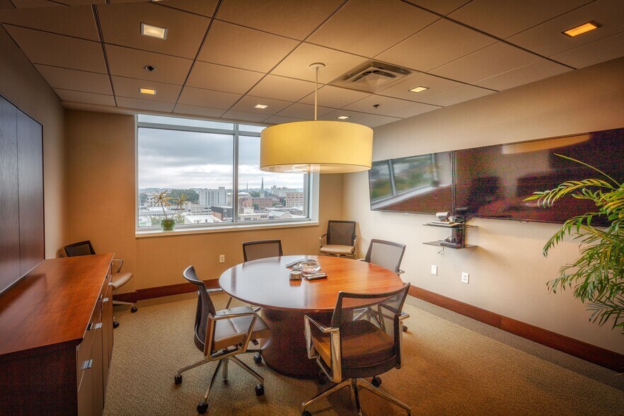 More Photos Of 605 Chestnut St, Chattanooga Office For Lease