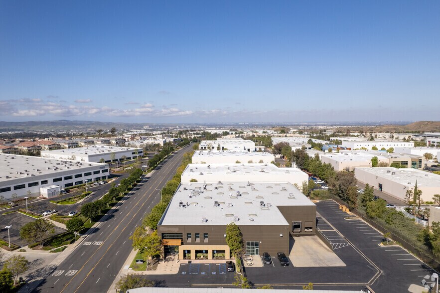 More Photos Of 25901 Commercentre Dr, Lake Forest Warehouse For Lease
