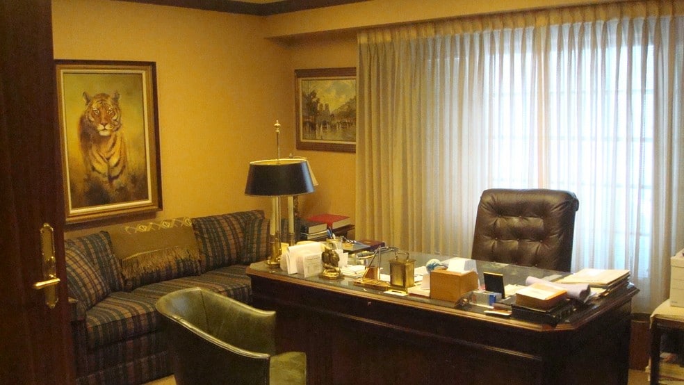 More Photos Of 7220 Watson Rd, Saint Louis Medical For Sale