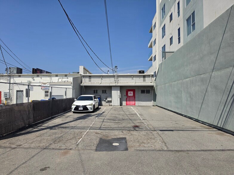 More Photos Of 11654 W Pico Blvd, Los Angeles Office For Lease