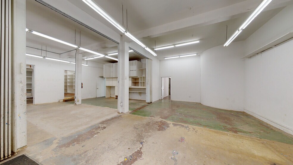 More Photos Of 13031 Montana Ave, Los Angeles Freestanding For Lease