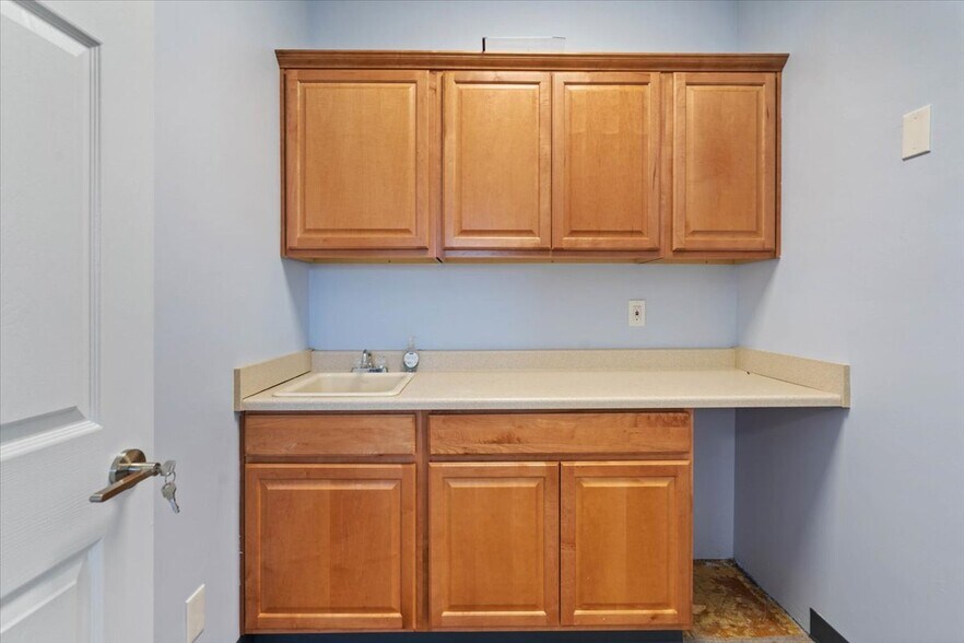 More Photos Of 7530 E Nonchalant Ave, Carefree Medical For Sale