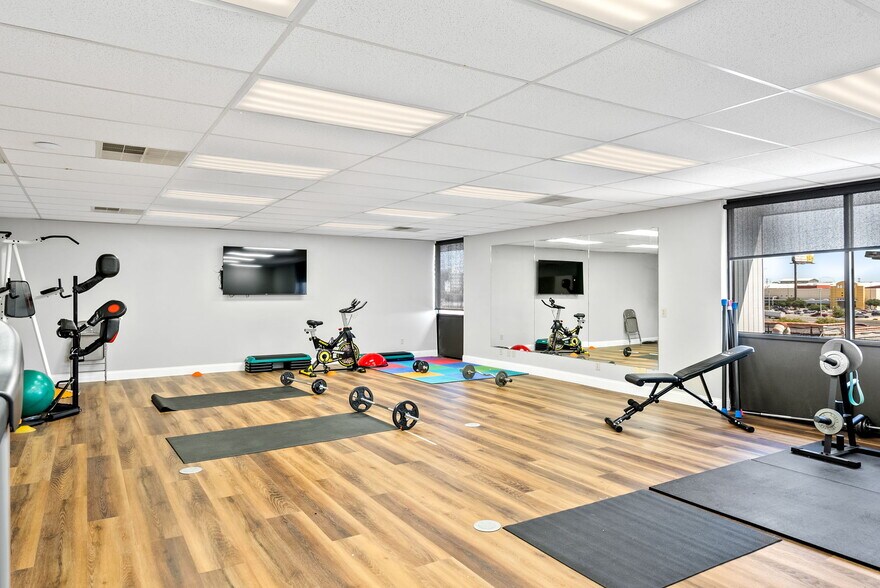 More Photos Of 9502 Computer Dr, San Antonio Medical For Sale