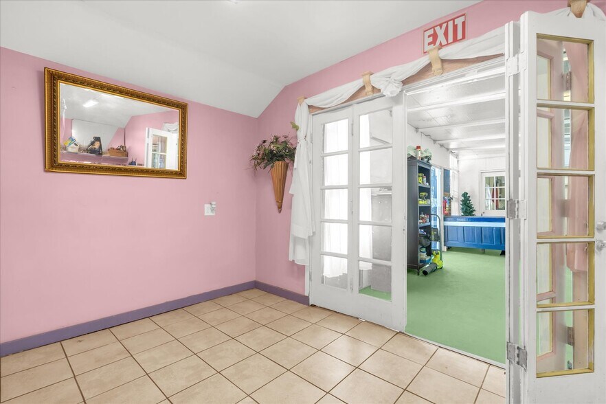 More Photos Of 312 E Main St, Dundee General Retail For Sale