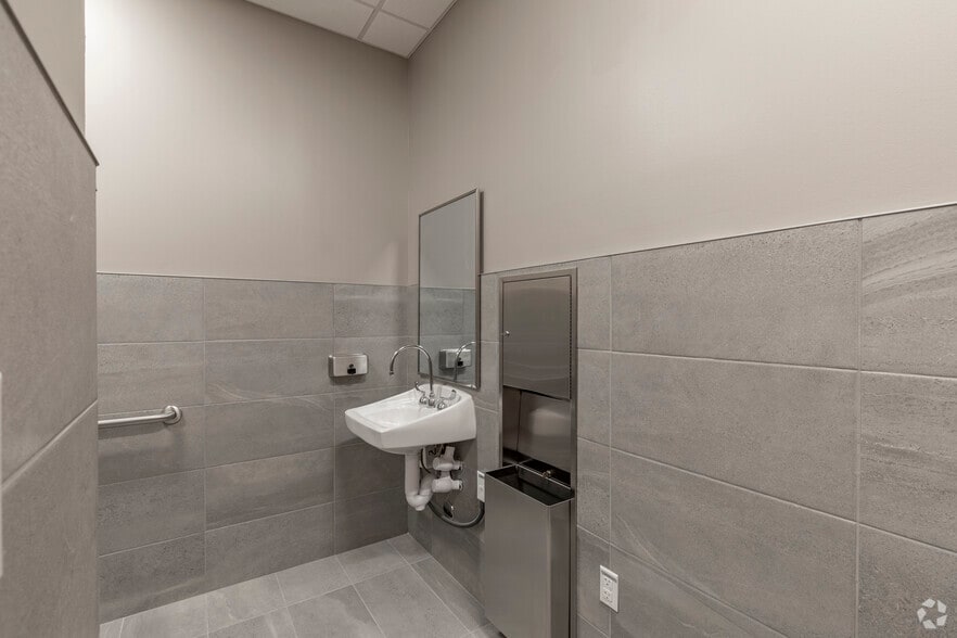 More Photos Of 1180 Seton Pky, Kyle Medical For Lease