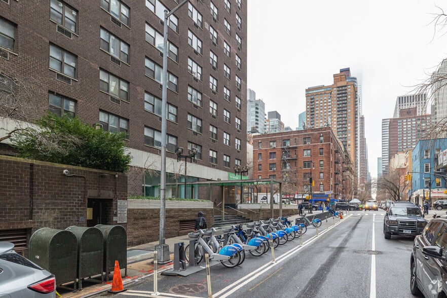 More Photos Of 400 E 54th St, New York Apartments For Sale