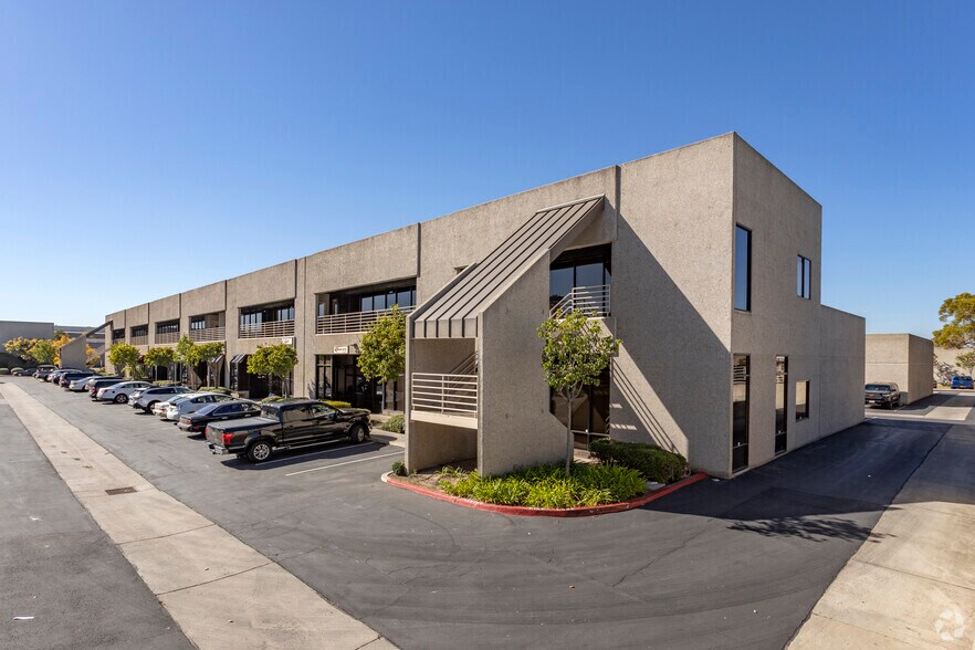 More Photos Of 7940 Silverton Ave, San Diego Unknown For Lease