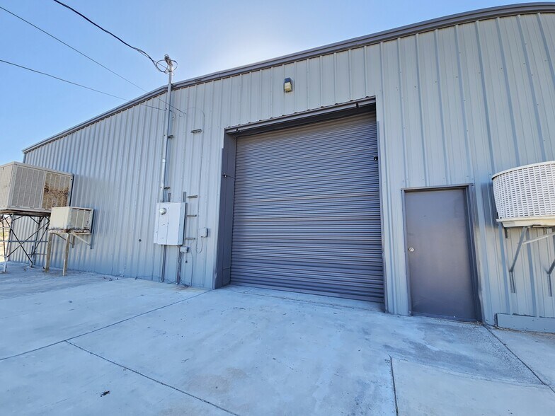 More Photos Of 3829 Rising Sun Rd, Bullhead City Distribution For Lease