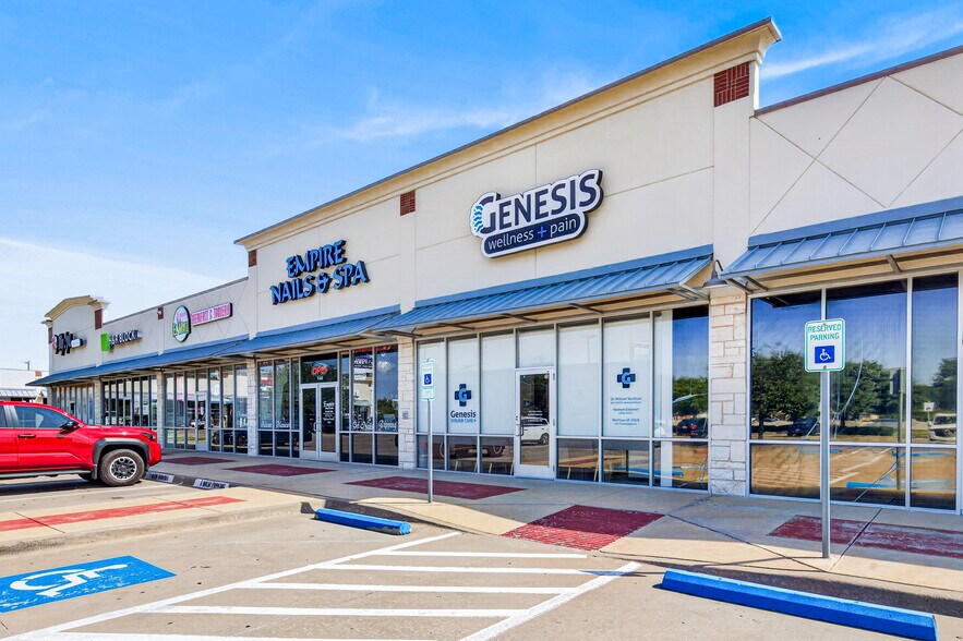 More Photos Of 108 E Us Highway 80, Forney Freestanding For Lease