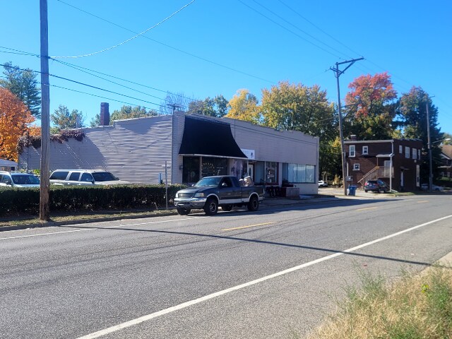 More Photos Of 212 W Laurel St, Springfield Office For Sale
