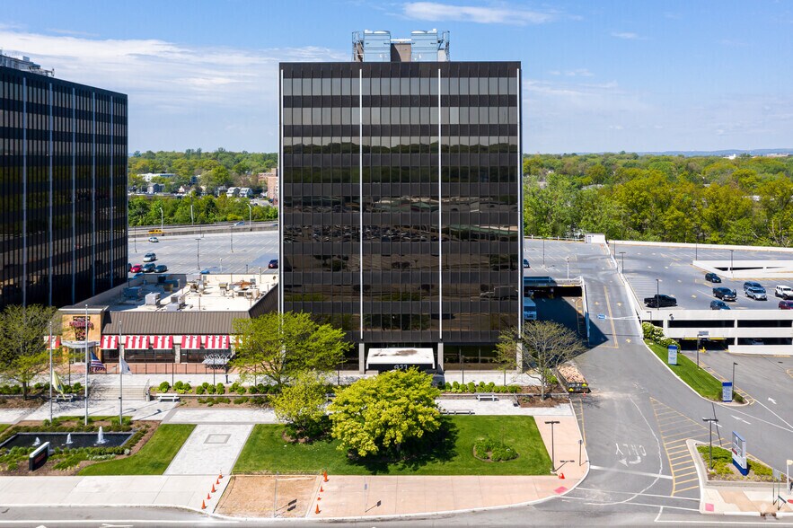More Photos Of 411 Hackensack Ave, Hackensack Office For Lease