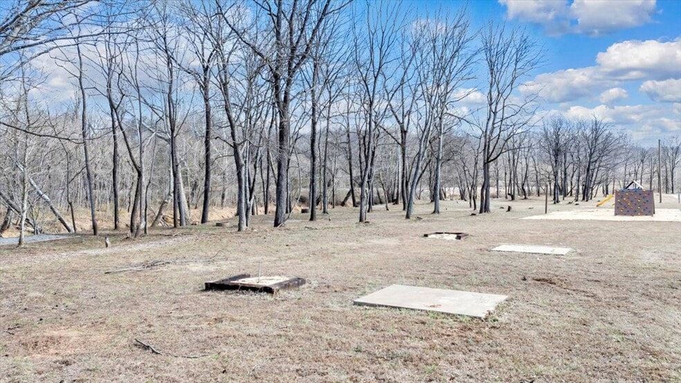 More Photos Of 319 T B Stanley Hwy, Bassett Trailer Camper Park For Sale