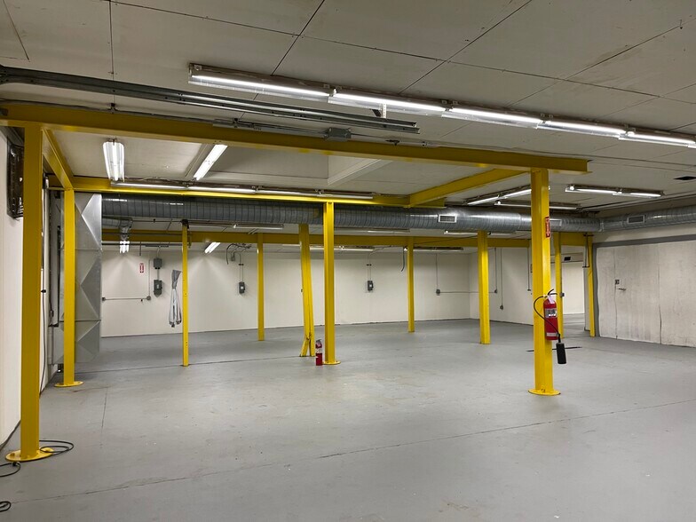 More Photos Of 6190 N Riverview Dr, Kalamazoo Warehouse For Sale