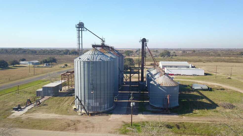 More Photos Of 2871 Gin Rd, Inez Industrial For Sale