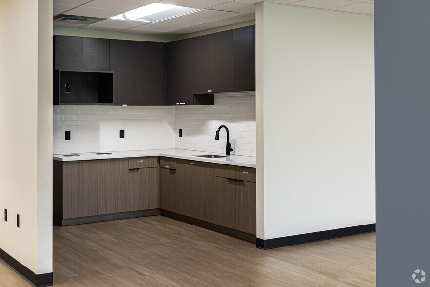 More Photos Of 10881 Lowell Ave, Overland Park Unknown For Lease