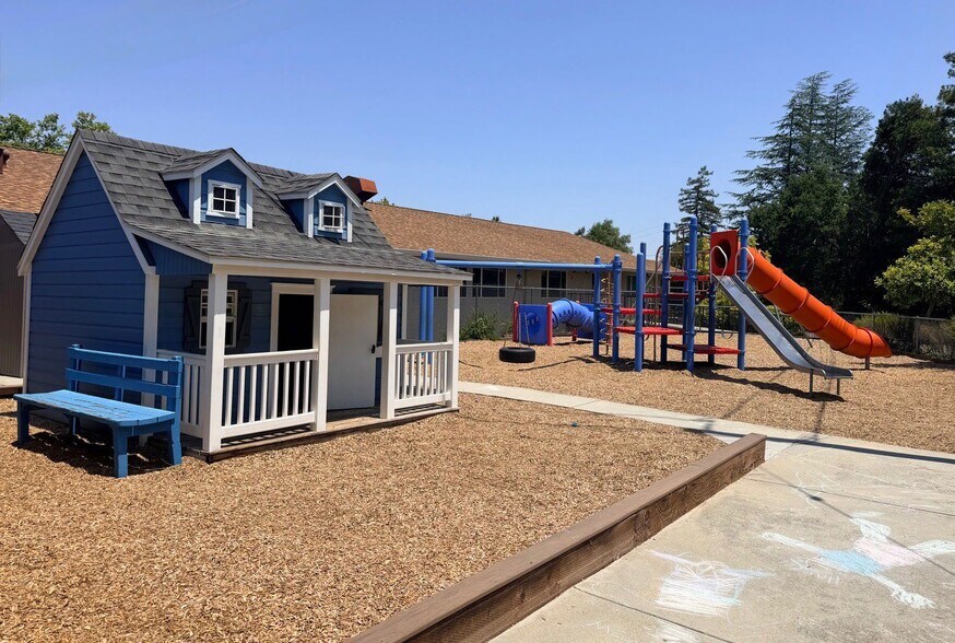 More Photos Of 858 University Ave, Los Altos Specialty For Lease