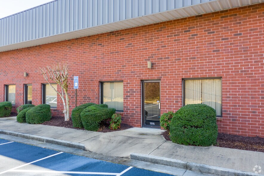 More Photos Of 355 Brogdon Rd, Suwanee Distribution For Lease