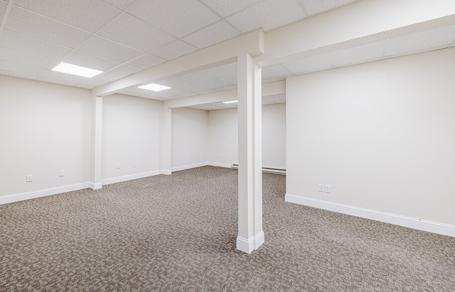 More Photos Of 114 Tonka Ln, Spring Creek Serviced Offices For Lease