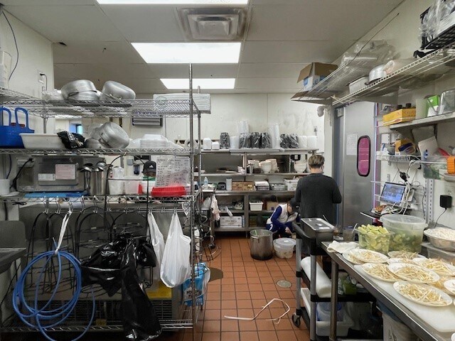 More Photos Of 11712 Ulysses St NE, Blaine Freestanding For Lease