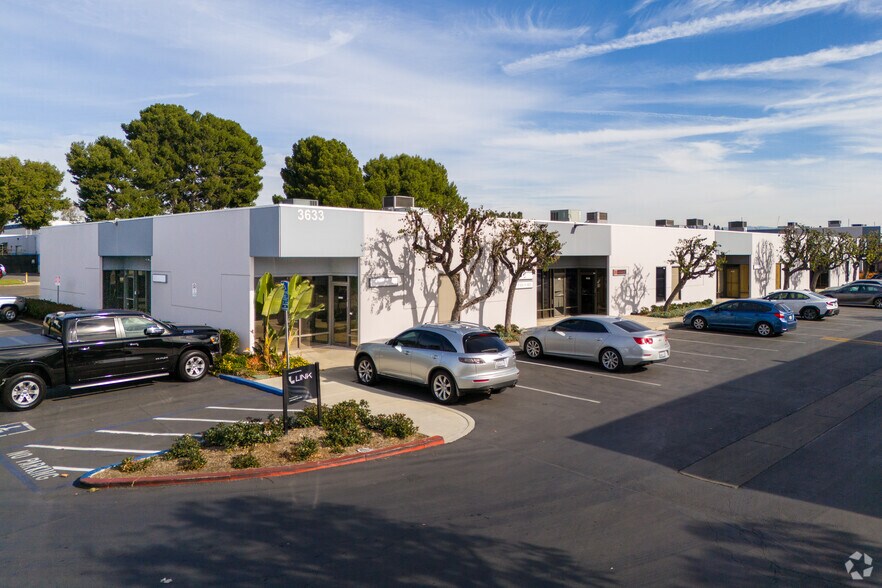 More Photos Of 3621 W MacArthur Blvd, Santa Ana Unknown For Lease