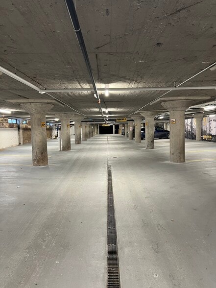 More Photos Of 540 N Broadway, Green Bay Office For Lease