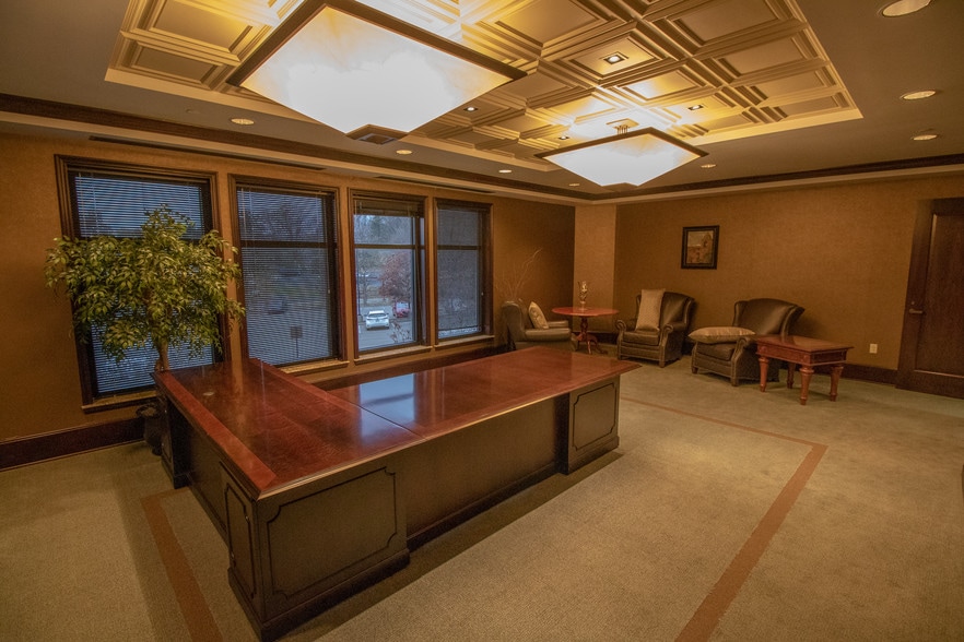 More Photos Of 1600 W Bloomfield Rd, Bloomington Medical For Lease