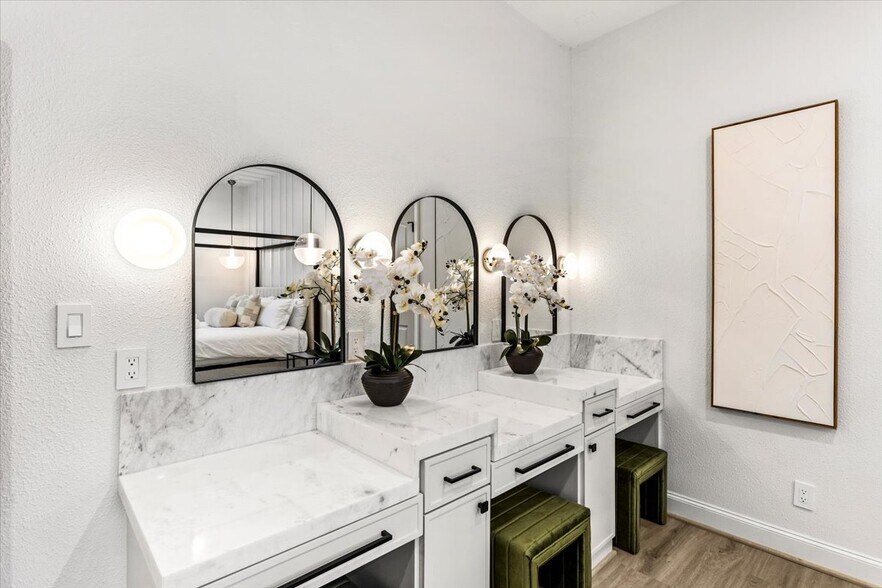 More Photos Of 8811 West Ln, Magnolia Office For Sale