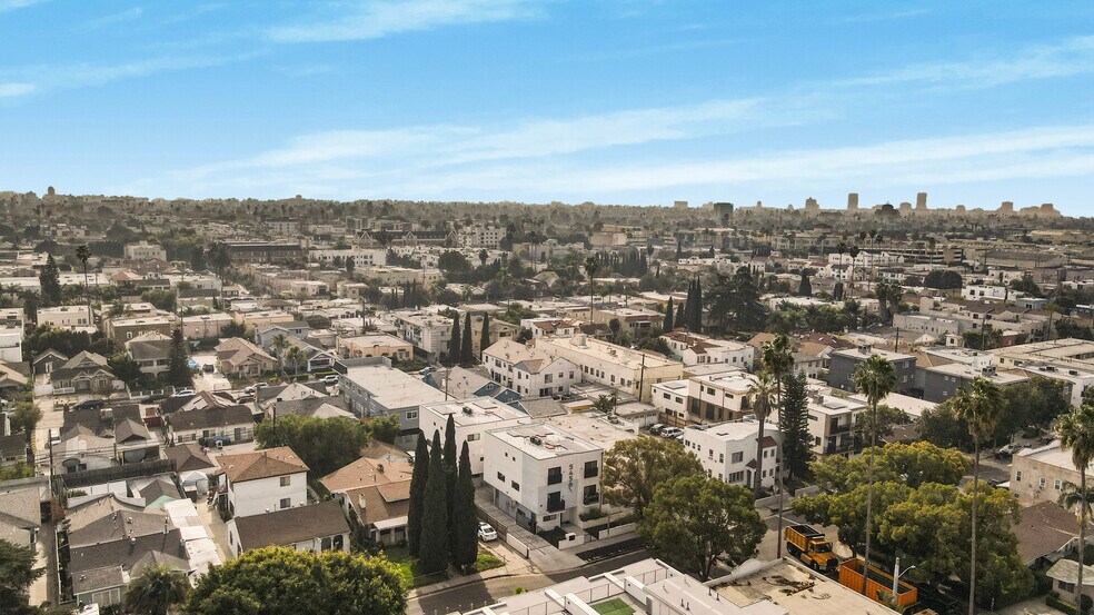 More Photos Of 5456 Barton Ave, Los Angeles Apartments For Sale
