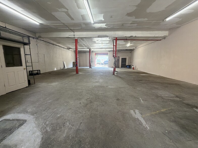 More Photos Of 1116 Webster Ave, Bronx Warehouse For Lease