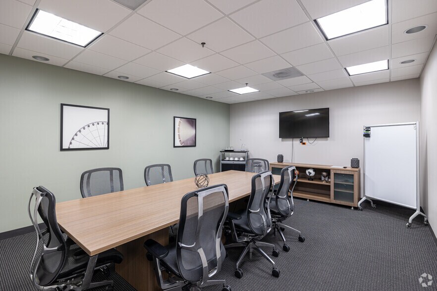 More Photos Of 400 W Capitol Ave, Little Rock Coworking Space