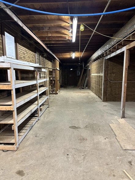 More Photos Of 1109 Walnut St, Abilene Warehouse For Sale