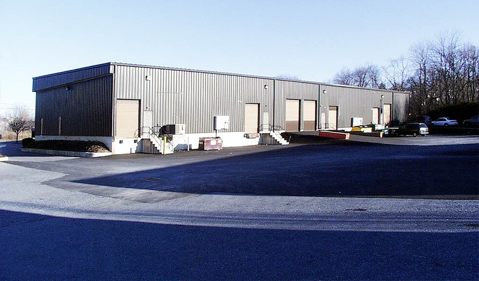 More Photos Of 2650-2728 Lehigh St, Whitehall Warehouse For Lease