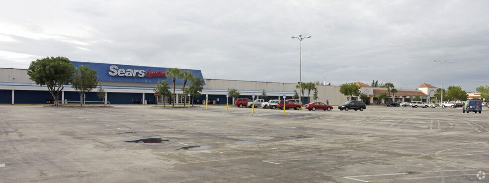 Primary Photo Of 4560-4640 Forest Hill Blvd, West Palm Beach Freestanding For Lease