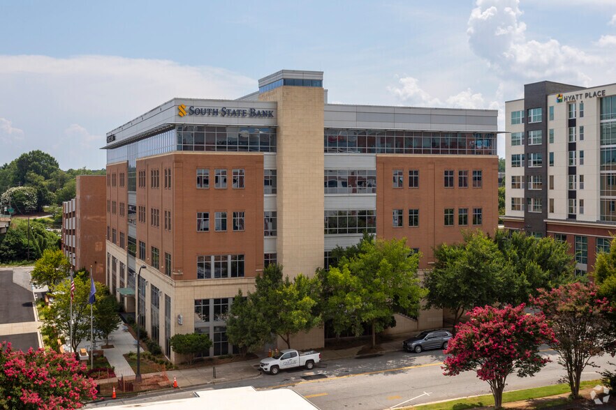 More Photos Of 200 E Broad St, Greenville Office For Lease