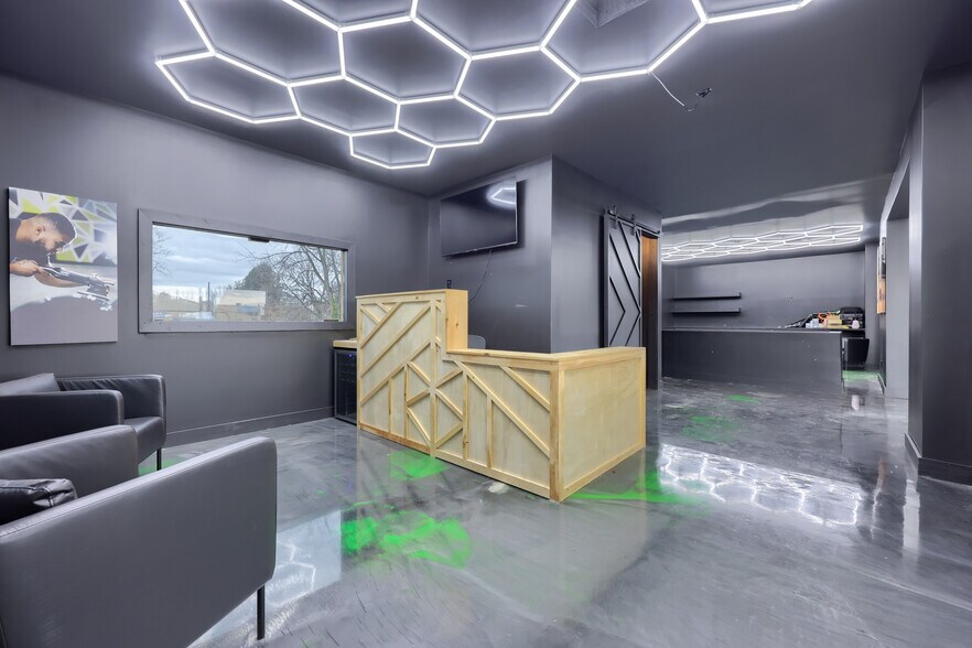 More Photos Of 1310 Manheim Pike, Lancaster Freestanding For Sale