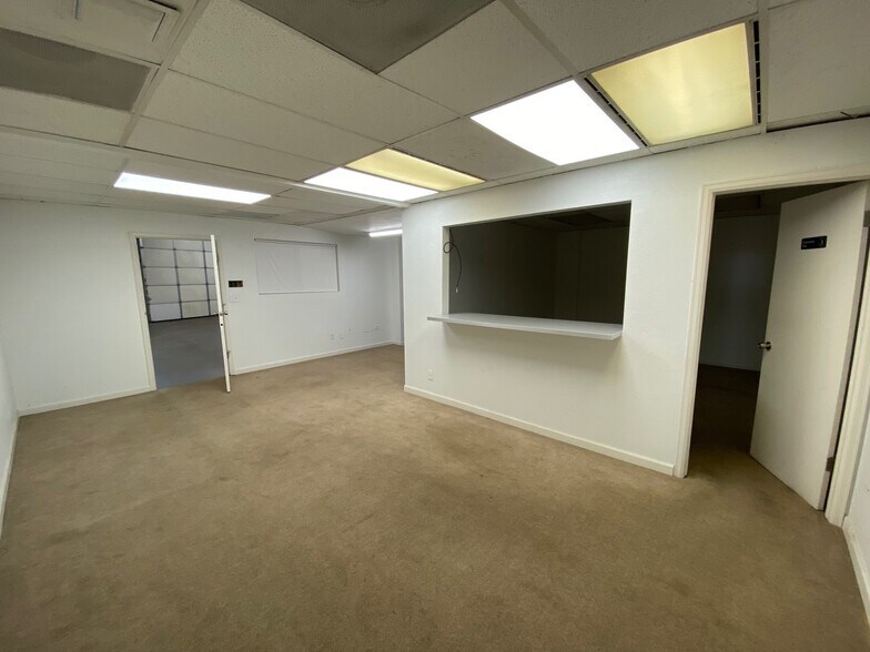 More Photos Of 1030 W Ellsworth Ave, Denver Distribution For Lease