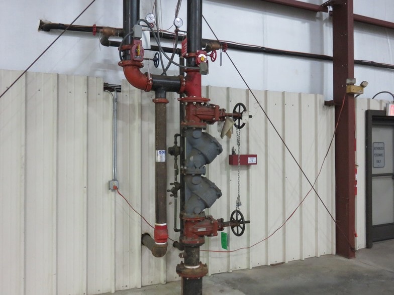 More Photos Of 3601 Parkway Blvd, Leesburg Distribution For Lease