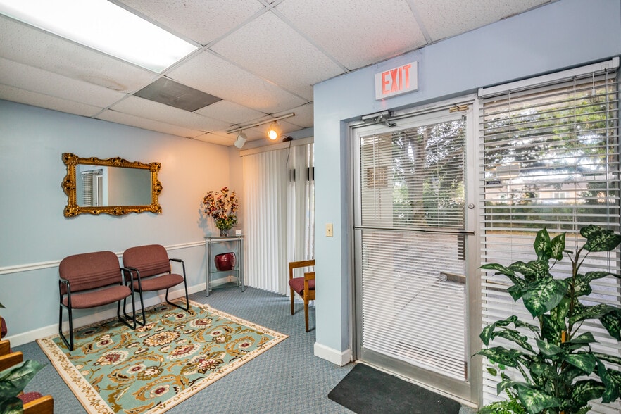 More Photos Of 221 Pauls Dr, Brandon Loft Creative Space For Lease