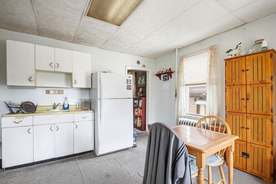 More Photos Of 467 Northampton st, Kingston Multifamily For Sale