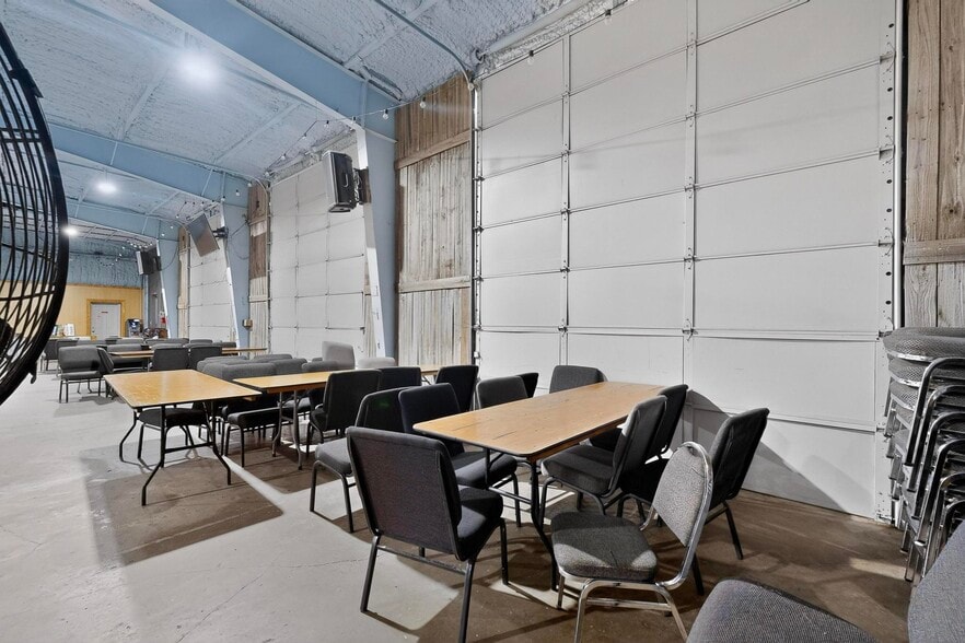 More Photos Of 700 E Main St, Richland Warehouse For Sale