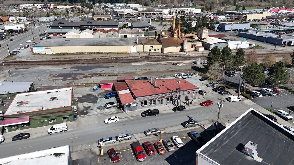 More Photos Of 135 E Hill St, Monroe Auto Repair For Sale