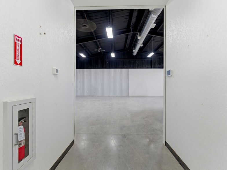 More Photos Of 1511 S Graham St, Stephenville General Retail For Sale